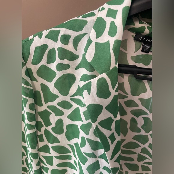 Dynamite cropped Wrap-around Blouse - Picture 4 of 4